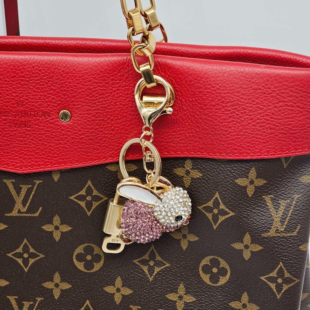 Louis Vuitton Gold Padlock 🔒 Key Set Authentic LV w/ Unbranded Rabbit Keychain - Picture 8 of 9